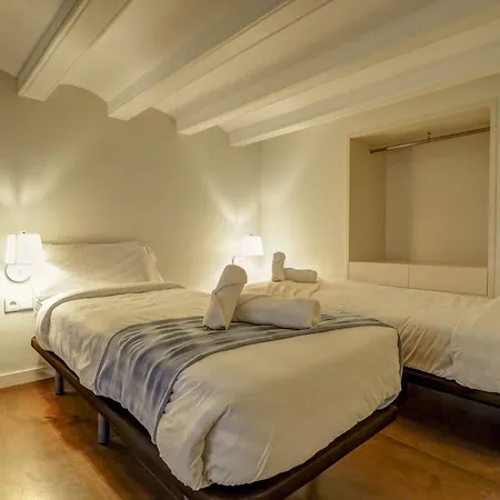 En Vogue By Hello Homes Apartment